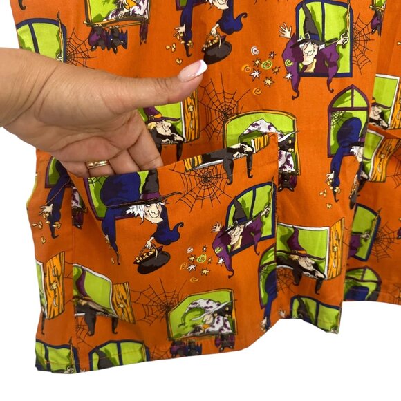 Halloween-Themed Orange Scrub Top With Witch & Spiderweb Print Size XL MnJ Brand - Picture 9 of 10